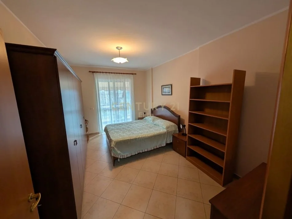 Tirane, jepet me qera apartament 3+1 Kati 7, 125 m² 900 € (Rruga e Kavajes)