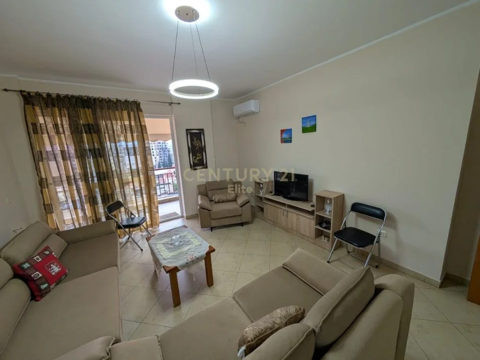 Tirane, jepet me qera apartament 3+1 Kati 7, 125 m² 900 € (Rruga e Kavajes)