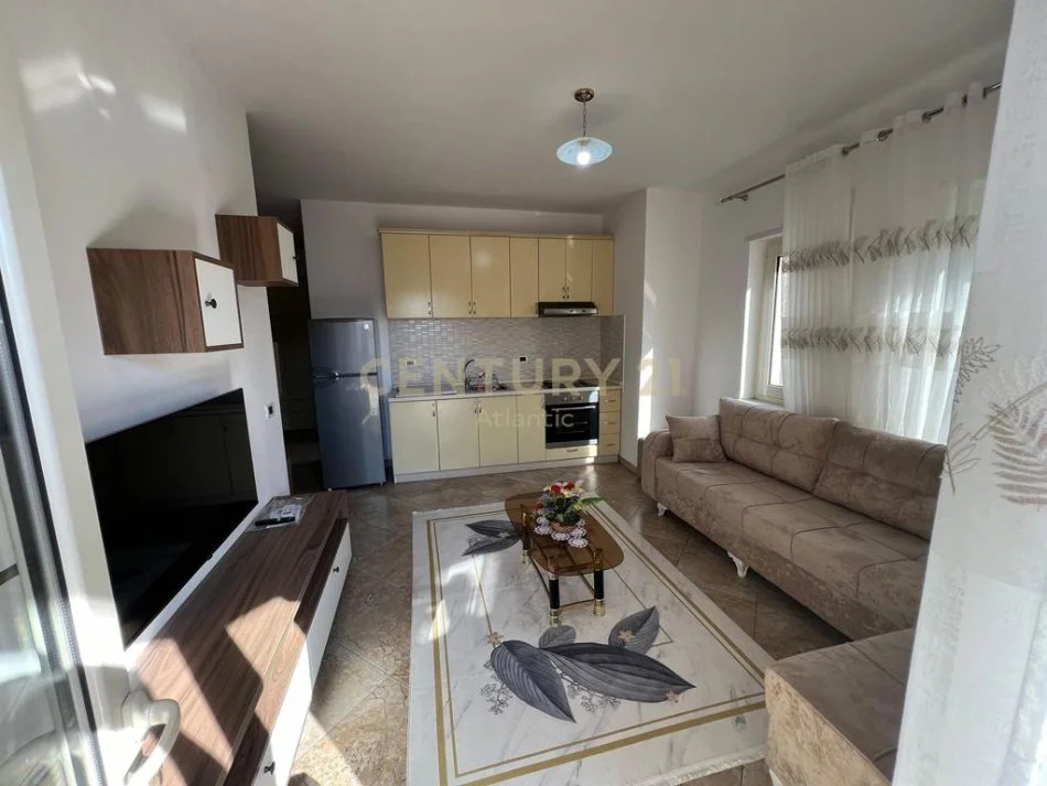 Durres, jepet me qera apartament 1+1 Kati 3, 72 m² 300 € (PLAZH RROTA KUQE)