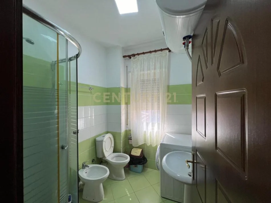 Durres, jepet me qera apartament 1+1 Kati 3, 72 m² 300 € (PLAZH RROTA KUQE)