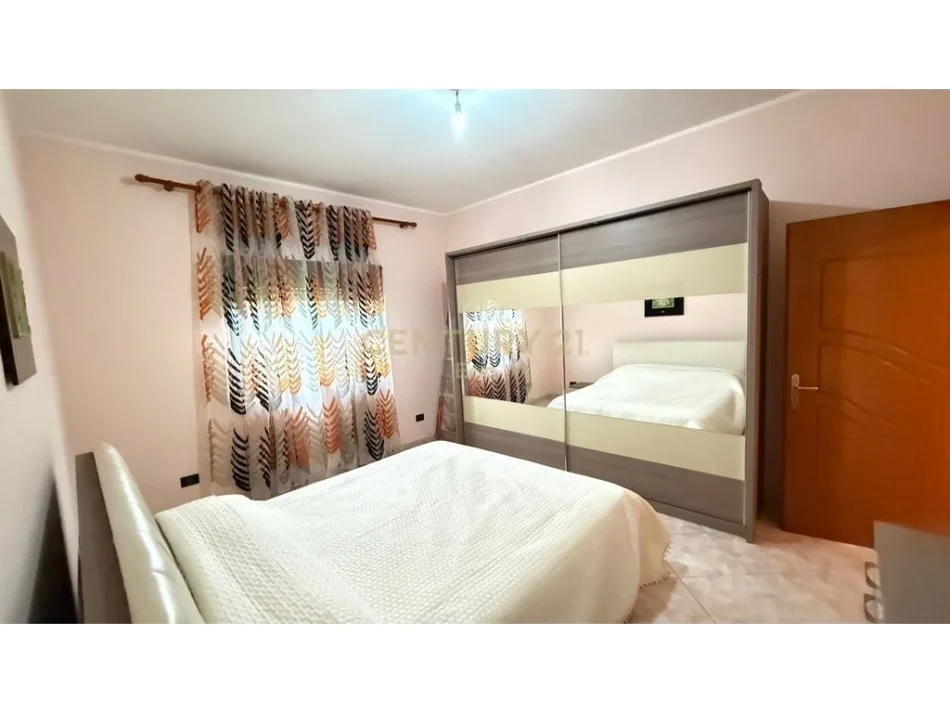 Durres, jepet me qera Vile 3+1 Kati 2, 161 m² 500 € (Pran fabrikes te Makaronave Durres)
