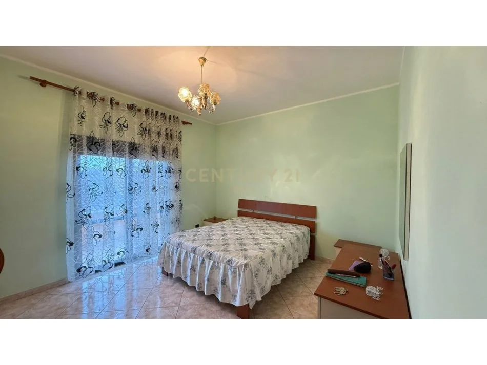 Durres, jepet me qera Vile 3+1 Kati 2, 161 m² 500 € (Pran fabrikes te Makaronave Durres)