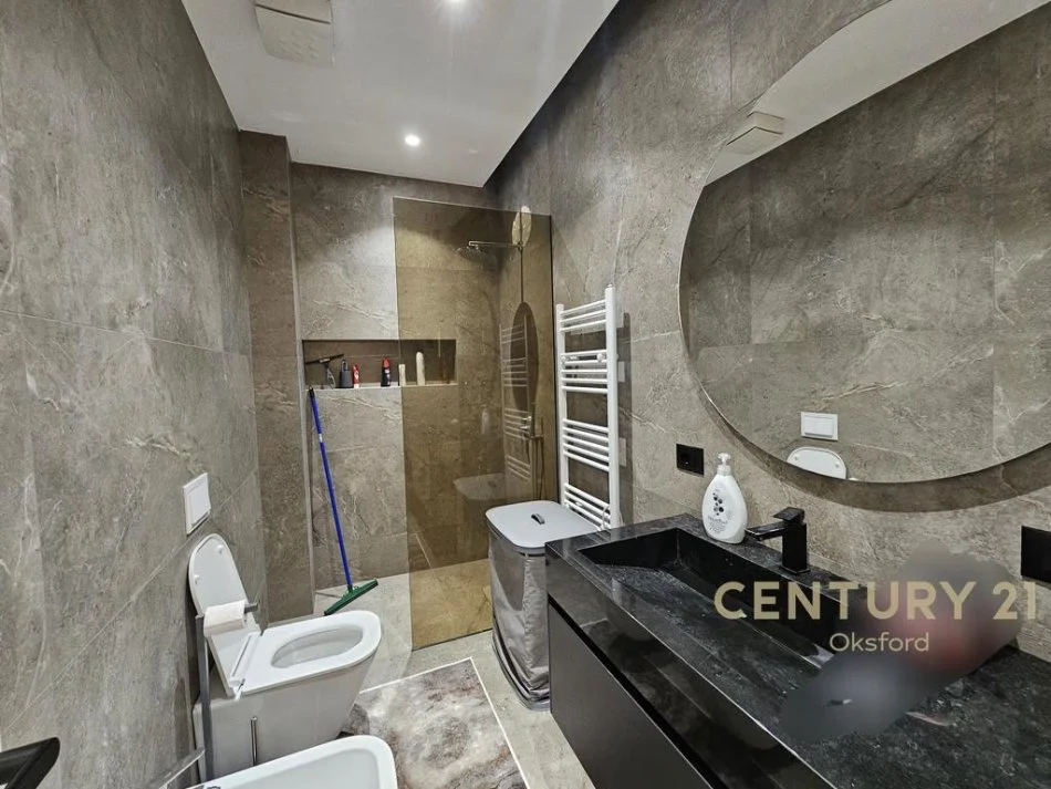 Tirane, shes Vile , 234 m² 600.000 € (Selitë)