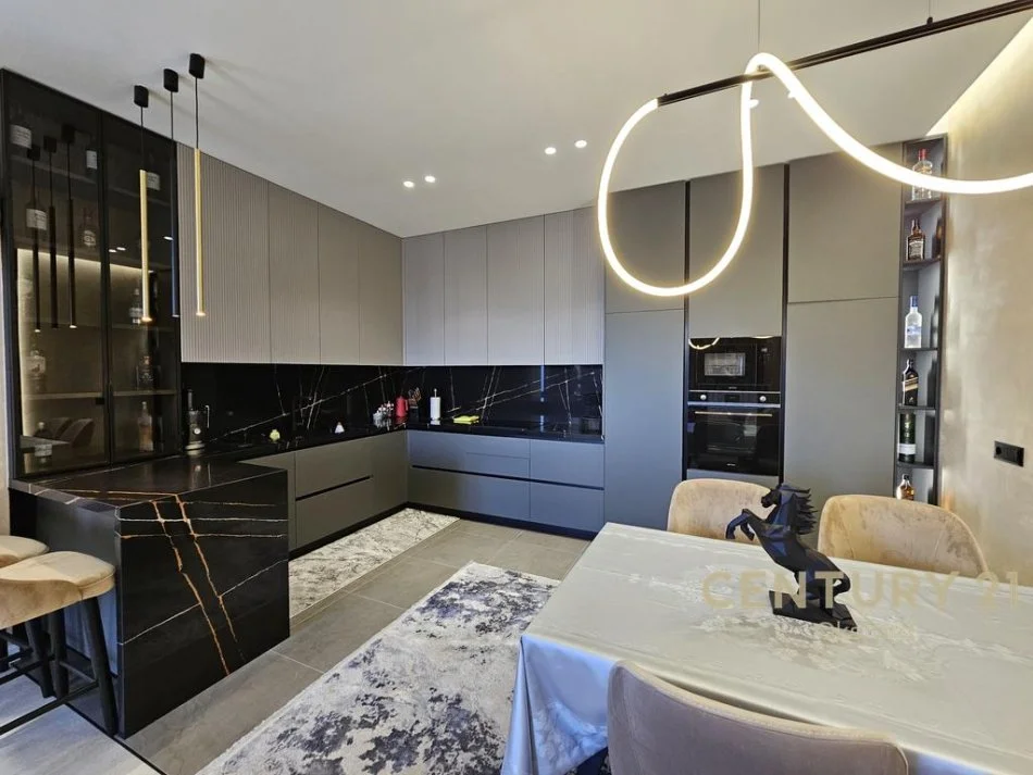 Tirane, shes Vile , 234 m² 600.000 € (Selitë)