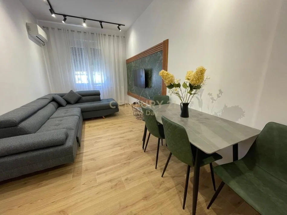 Durres, jepet me qera apartament 1+1 Kati 3, 44 m² 450 € (pran qendres Durres)