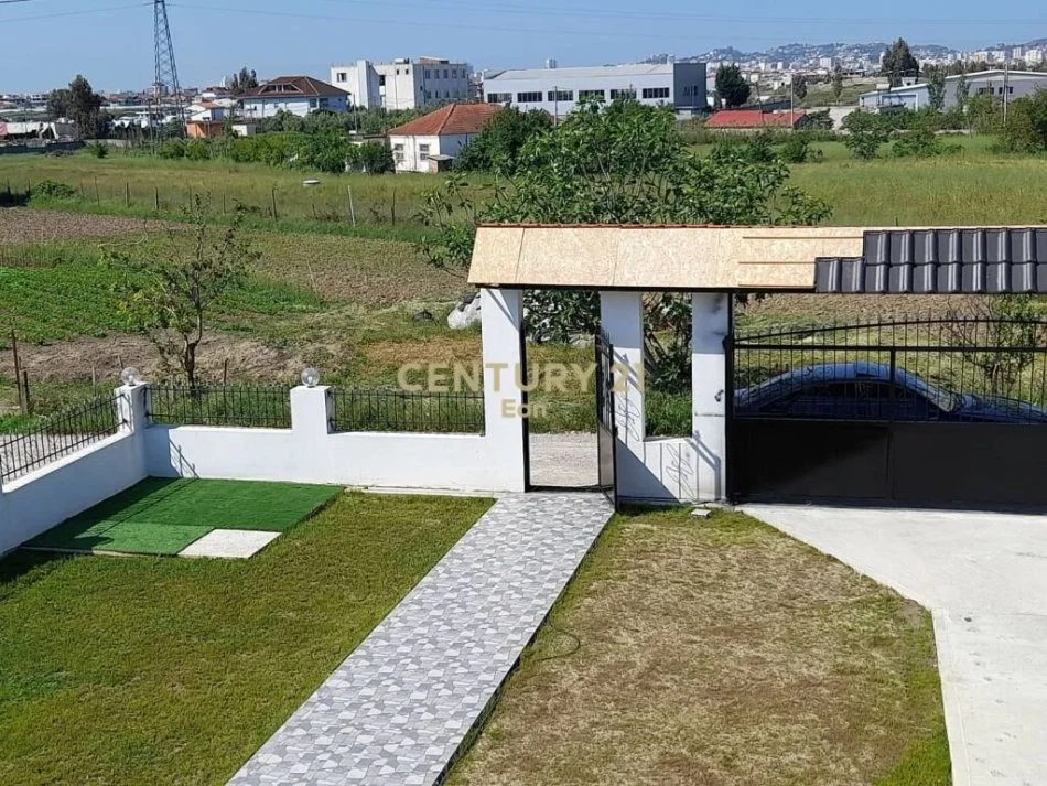 Durres, jepet me qera Vile 3+1 Kati 2, 400 m² 800 € 