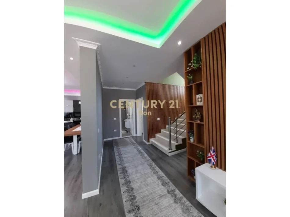 Durres, jepet me qera Vile 3+1 Kati 2, 400 m² 800 € 