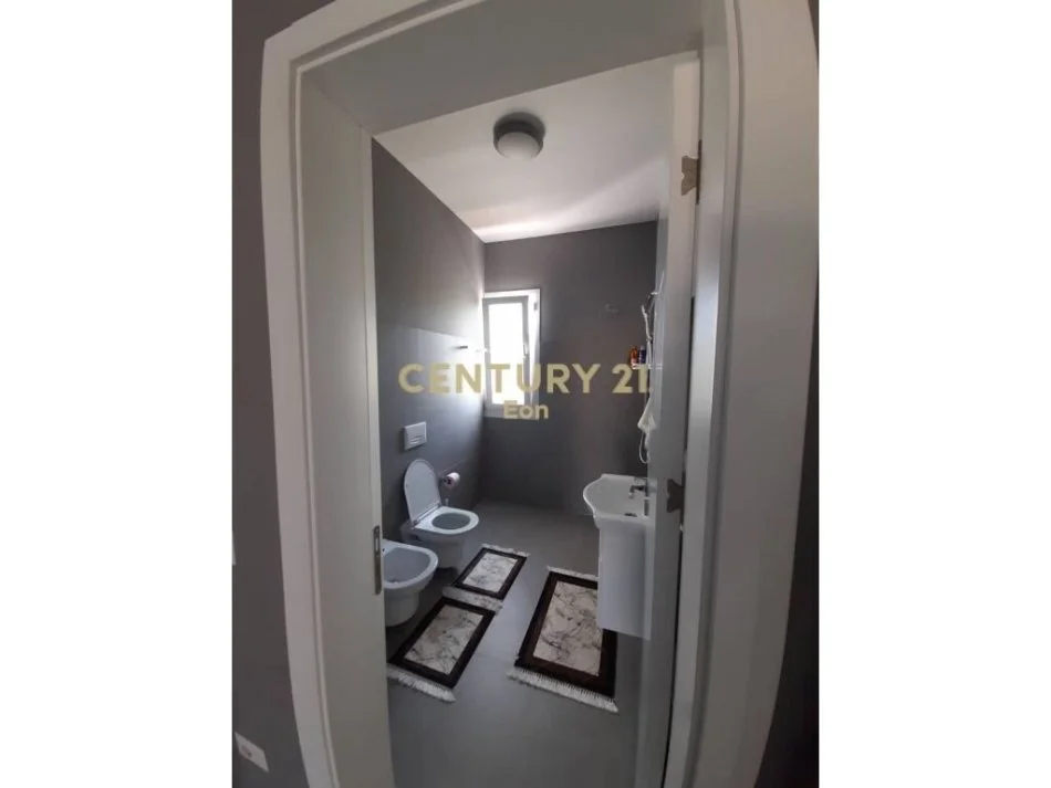 Durres, jepet me qera Vile 3+1 Kati 2, 400 m² 800 € 