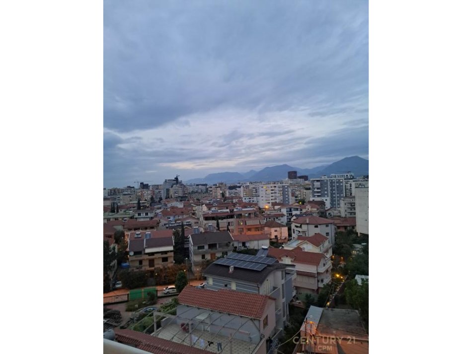 Tirane, jepet me qera apartament 2+1 Kati 6, 79 m² 500 € (Komuna e Parisit)