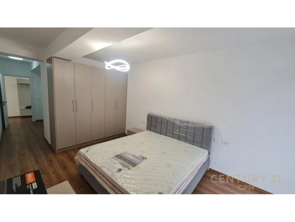 Tirane, jap me qera apartament 1+1+POST PARKIMI , 90 m² 750 € (Kodra e Diellit)