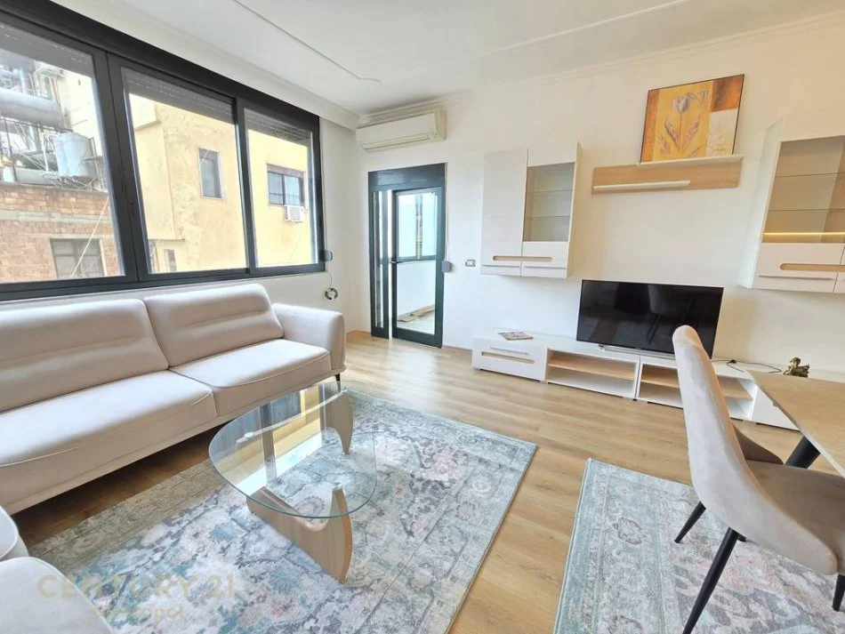 Tirane, jepet me qera apartament 2+1 Kati 5, 120 m² 1.150 € (Rruga Ibrahim Rrugova)