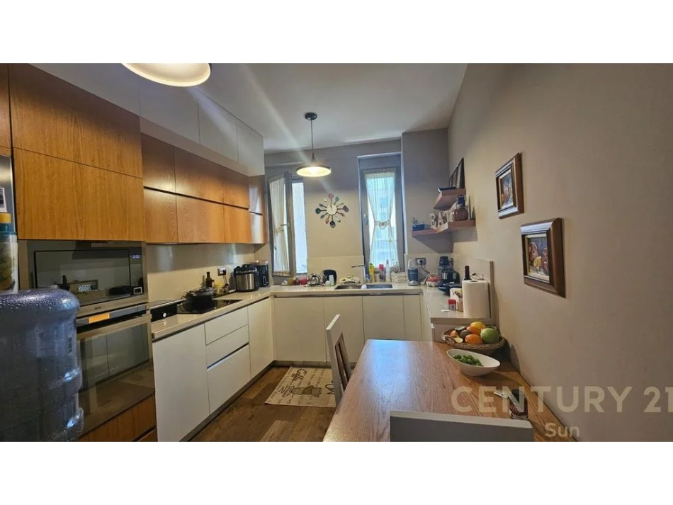 Tirane, shes apartament 3+1+2 , 230 m² 414.000 € (Kopshti Botanik Zoologjik)