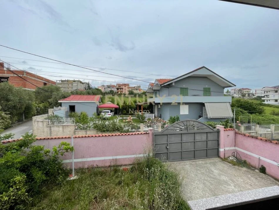 Tirane, jepet me qera Vile 2 Katshe Kati 1, 290 m² 1.000 € (Neom114397)