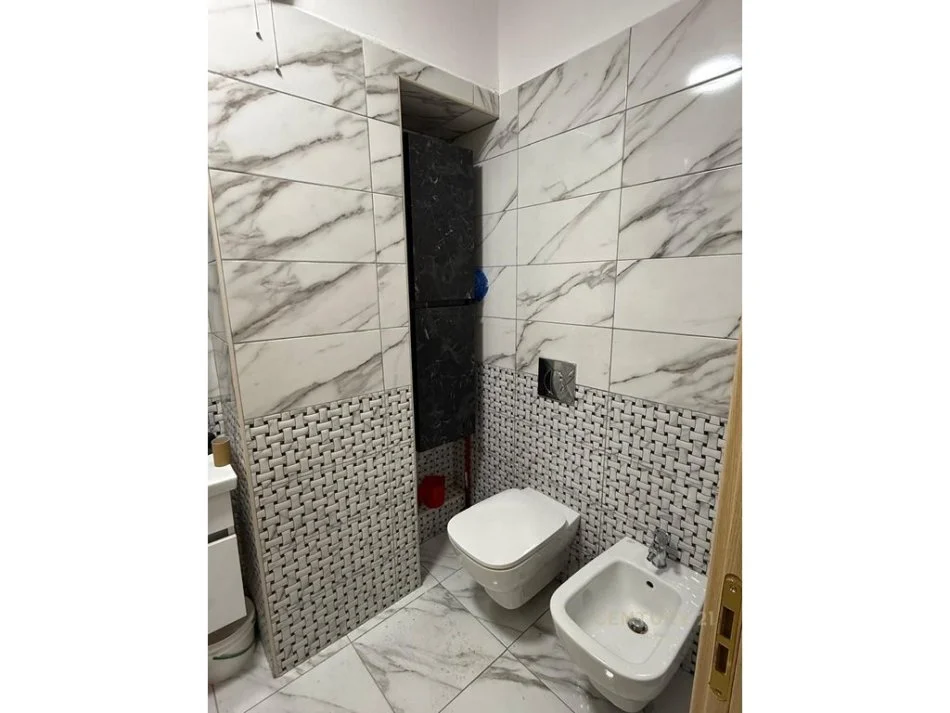 Tirane, jap me qera apartament 2+1 , 81 m² 750 € (Kopshti Botanik Zoologjik)