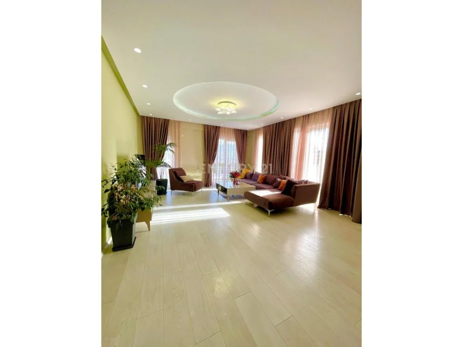 Tirane, jepet me qera apartament 3+1+Aneks+Ballkon Kati 4, 175 m² 1.300 € (Neom114500)