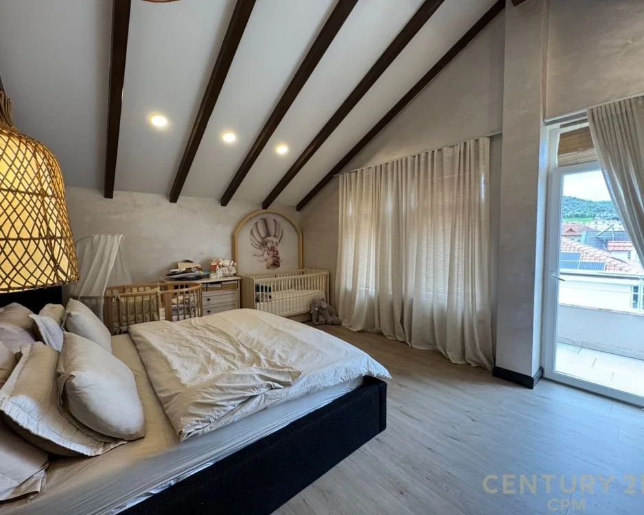 Tirane, shitet 5+1+Aneks+Ballkon Kati 4, 596 m² 1.300.000 € (Qendra Tregtare Teg)