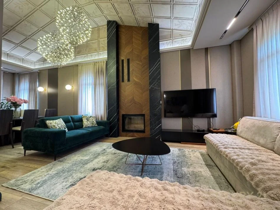 Tirane, shes Vile Me Pishine, 596 m² 1.300.000 € (Mjull - Bathore)