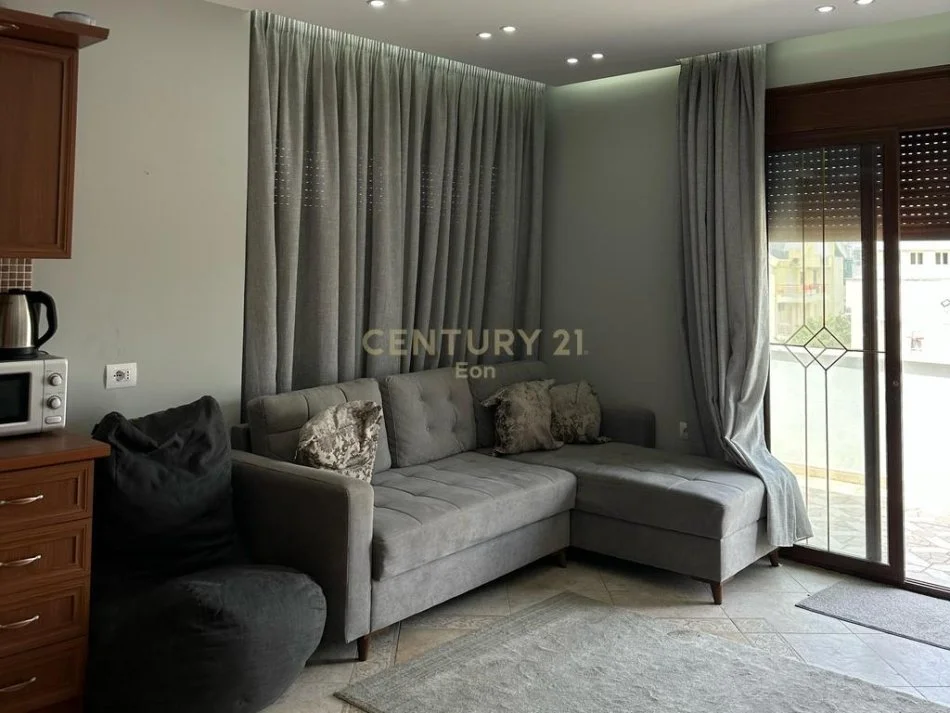 Durres, shitet apartament 2+1+Ballkon Kati 5, 110 m² 103.000 € (Rruga Liria)