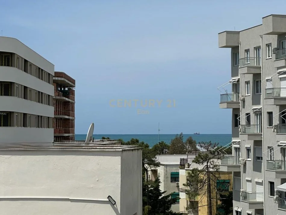 Durres, shitet apartament 2+1+Ballkon Kati 5, 110 m² 103.000 € (Rruga Liria)