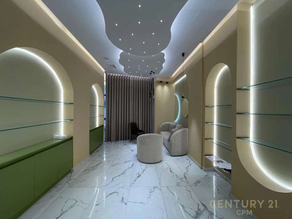 Tirane, jepet me qera ambjent biznesi Kati 1, 113 m² 2.300 € (Komuna Parisit)