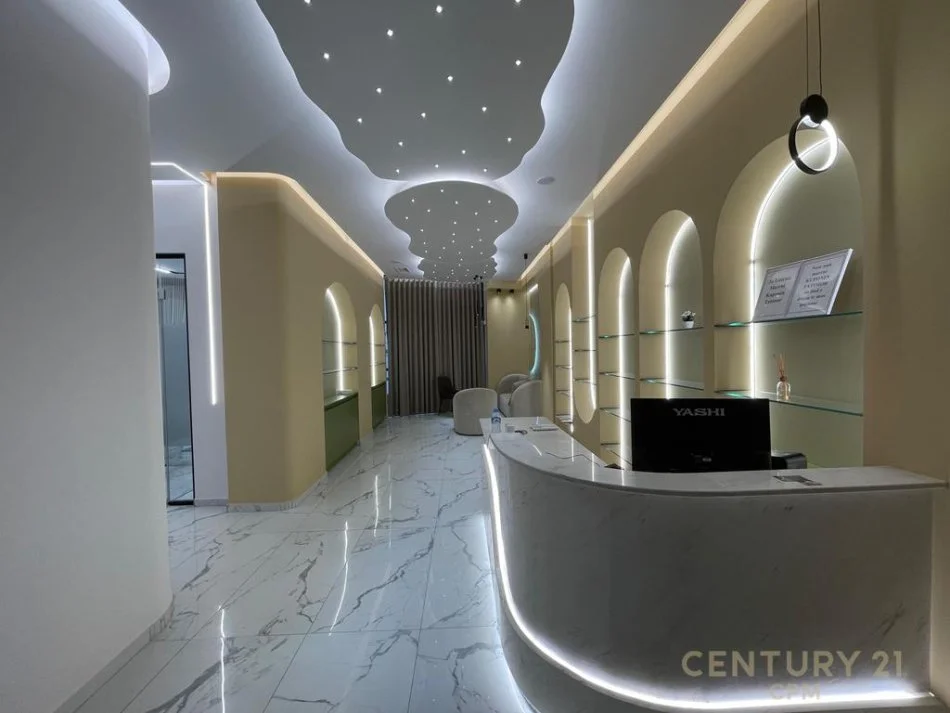 Tirane, jepet me qera ambjent biznesi Kati 1, 113 m² 2.300 € (Komuna Parisit)