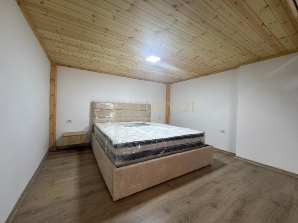 Tirane, shes apartament duplex 2+1 Kati 0, 70 m² 85.000 € (Fresku)
