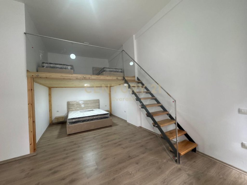 Tirane, shes apartament duplex 2+1 Kati 0, 70 m² 85.000 € (Fresku)