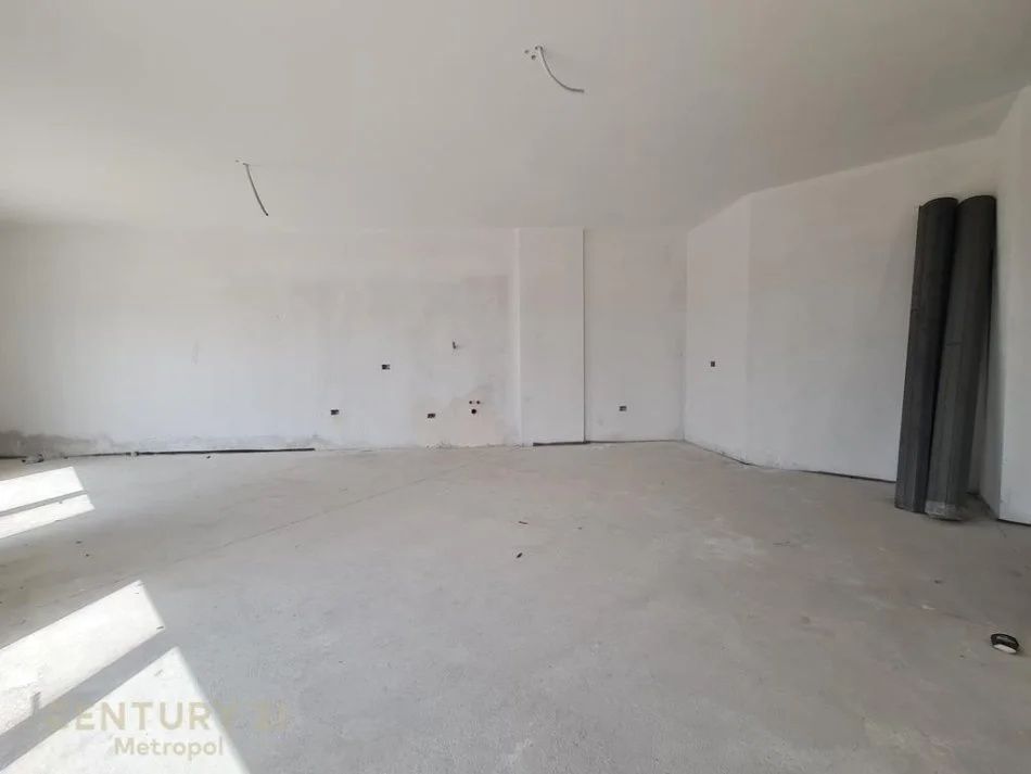 Tirane, shitet apartament duplex Dublex Kati 8, 196 m² 371.000 € (rruga Ndre Mjeda , rezidenca ALBA)