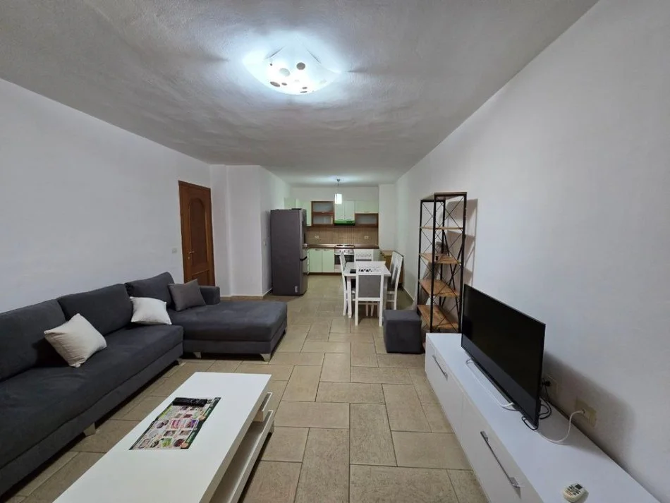 Tirane, jepet me qera apartament 2+1+Ballkon Kati 7, 97 m² 600 € (sheshi willson)