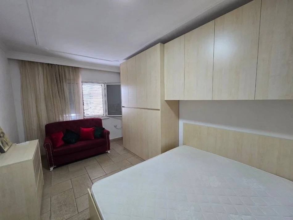 Tirane, jepet me qera apartament 2+1+Ballkon Kati 7, 97 m² 600 € (sheshi willson)