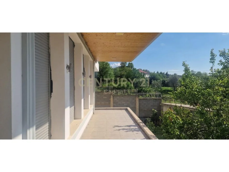 Tirane, shitet apartament Kati 3, 485 m² 210.000 € 