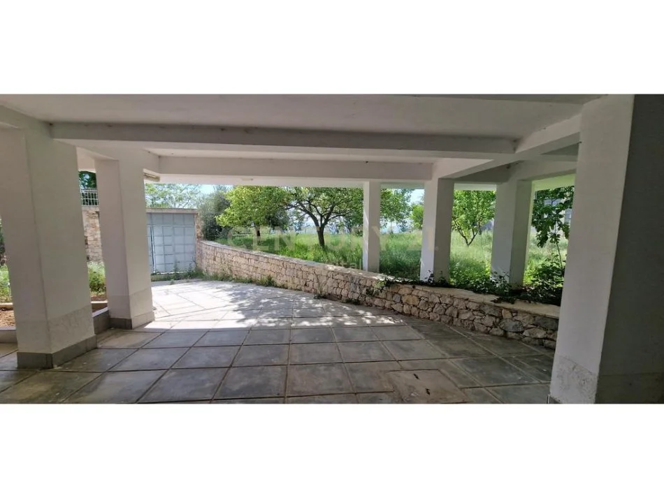 Tirane, shitet apartament Kati 3, 485 m² 210.000 € 