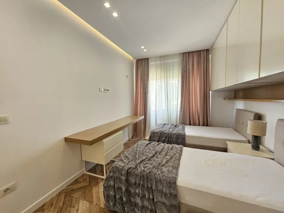 Tirane, jap me qera apartament 2+1+2 , 95 m² 890 € (Liqeni i Thatë)