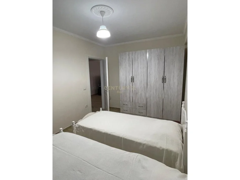 Durres, jepet me qera 2+1 Kati 3, 95 m² 400 € (ish keneta)