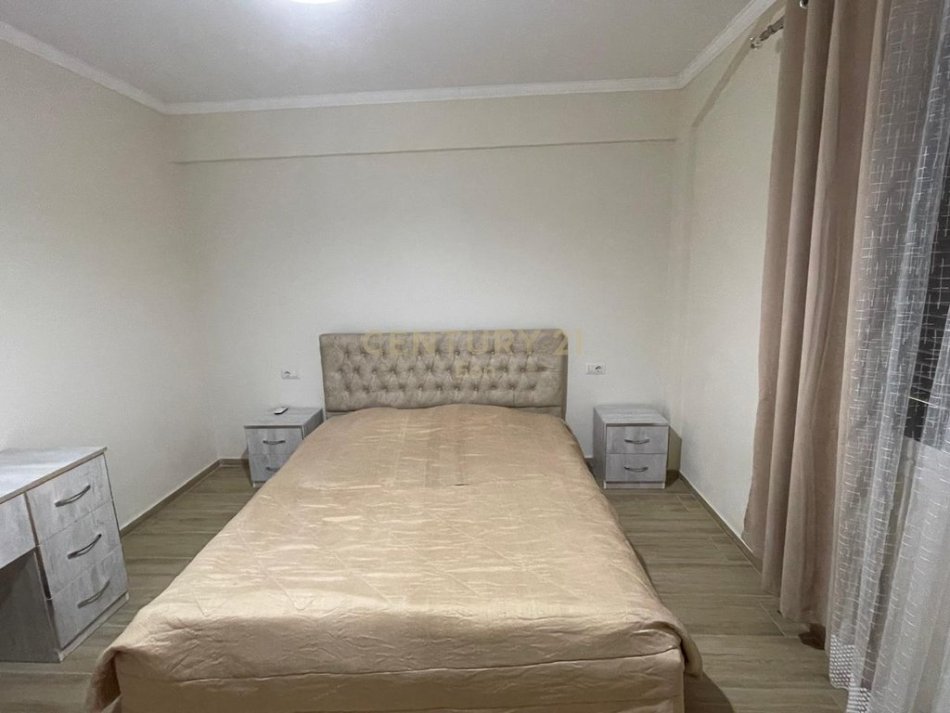 Durres, jepet me qera 2+1 Kati 3, 95 m² 400 € (ish keneta)
