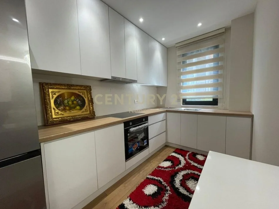 Tirane, jepet me qera apartament 1+1 Kati 1, 76 m² 750 € (Liqeni i Thate)