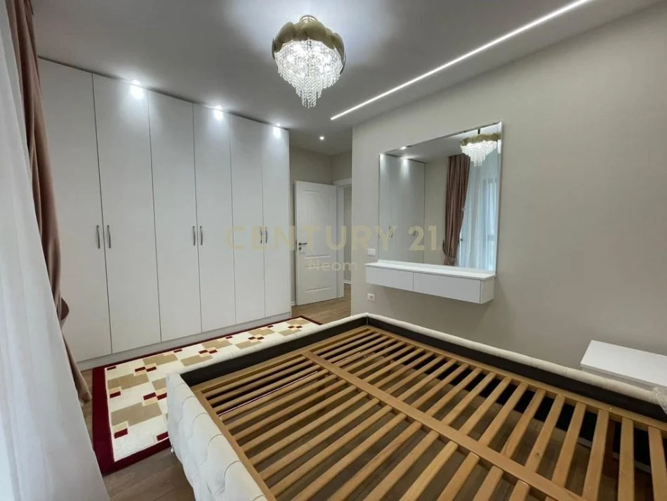 Tirane, jepet me qera apartament 1+1 Kati 1, 76 m² 750 € (Liqeni i Thate)