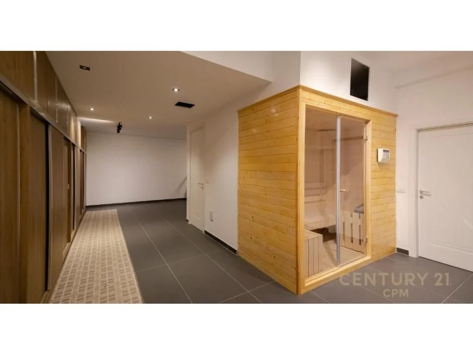 Tirane, shes Vile , 380 m² 850.000 € (Rruga e Elbasanit)