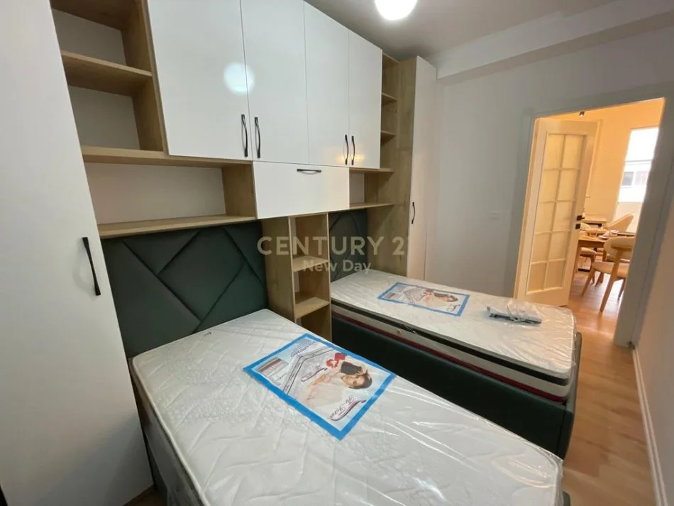 Durres, shitet apartament 2+1+Ballkon Kati 6, 116 m² 163.000 € (Rruga Pavaresia)