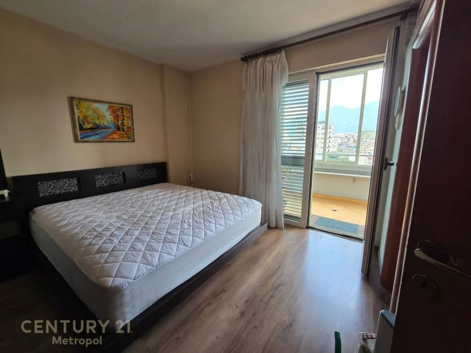 Tirane, jepet me qera apartament 2+1+Ballkon Kati 6, 115 m² 700 € (Metropol114665)