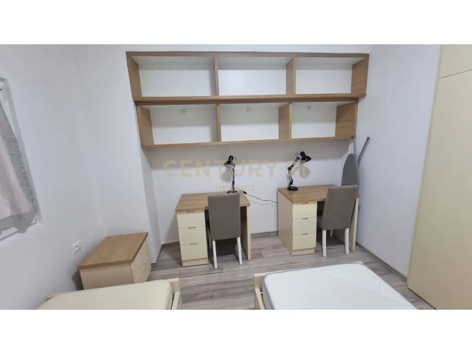 Tirane, jepet me qera apartament 2+1 Kati 1, 55 m² 451 € 