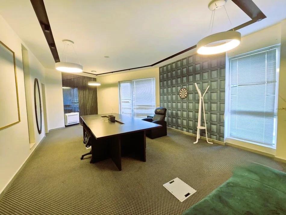 Tirane, shitet Kati 2, 351 m² 600.000 € (Fusha e Aviacionit)