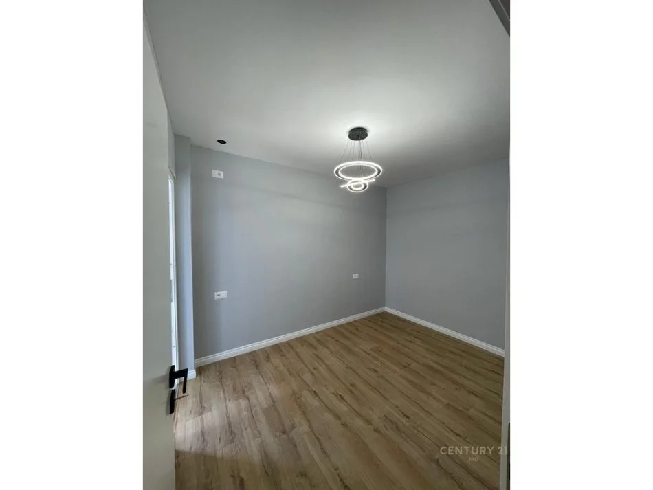 Tirane, shes apartament 1+1+Ballkon Kati 6, 49 m² 98.000 € (5 MAJ)