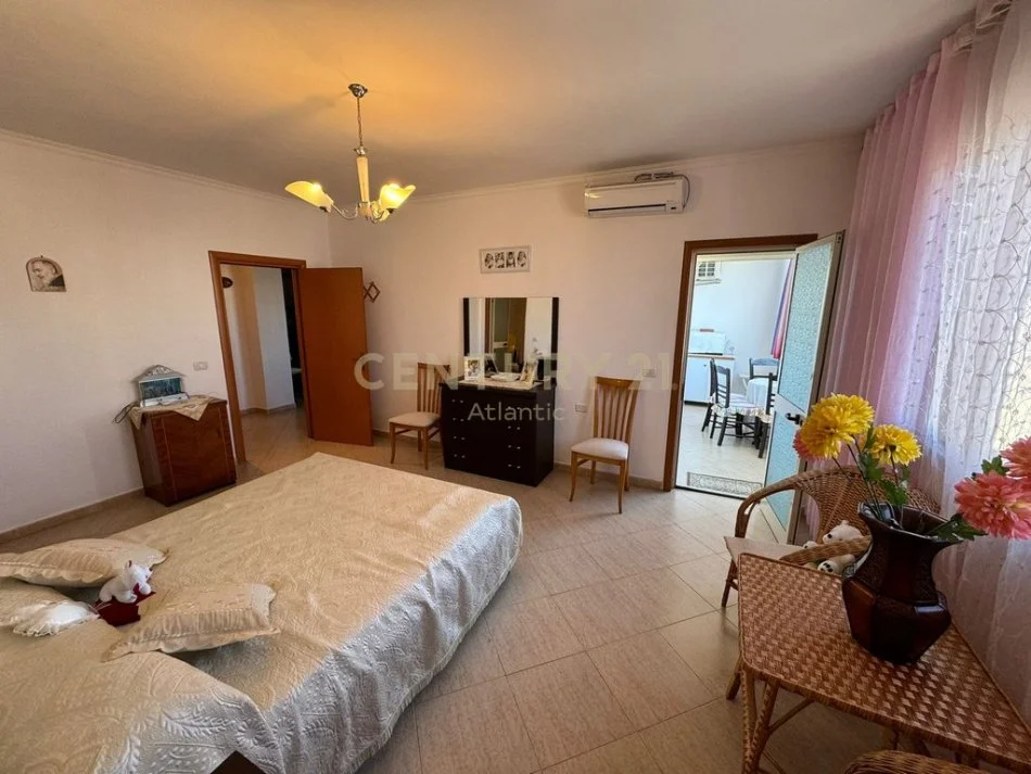 Durres, jepet me qera apartament 2+1+Ballkon Kati 9, 117 m² 500 € (Durres Pran Flagship Center)