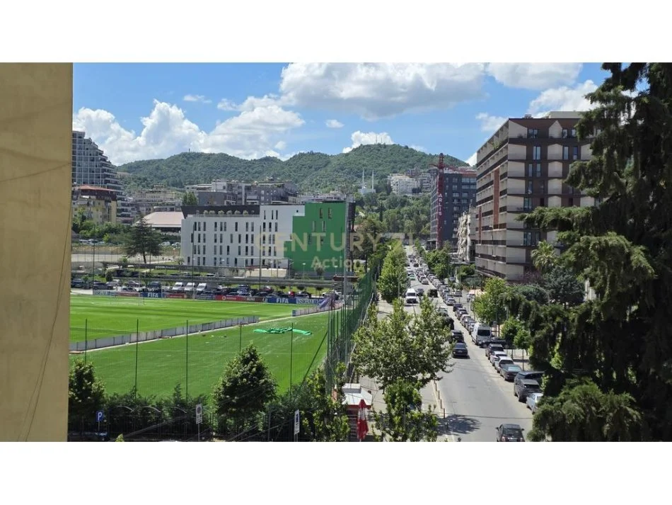 Tirane, jepet me qera apartament 2+1 Kati 5, 64 m² 500 € (Rruga Skender Luarasi)