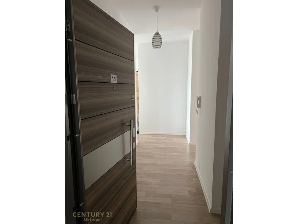 Tirane, jepet me qera 2+1 Kati 4, 100 m² 500 € (Rruga Kongresi i Manastirit)
