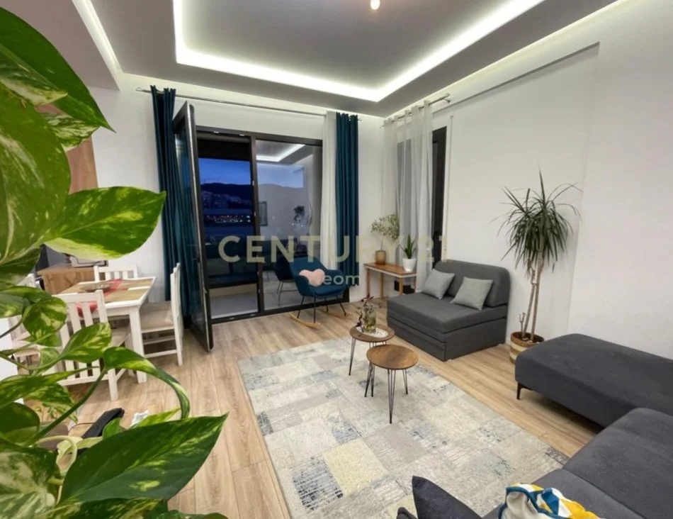 Tirane, jepet me qera apartament 2+1+Ballkon Kati 3, 115 m² 1.500 € (Rruga e Kosovareve)