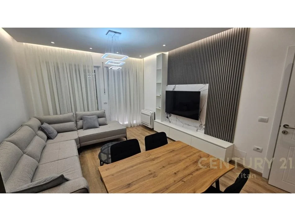 Tirane, jepet me qera apartament 2+1 Kati 6, 95 m² 700 € 