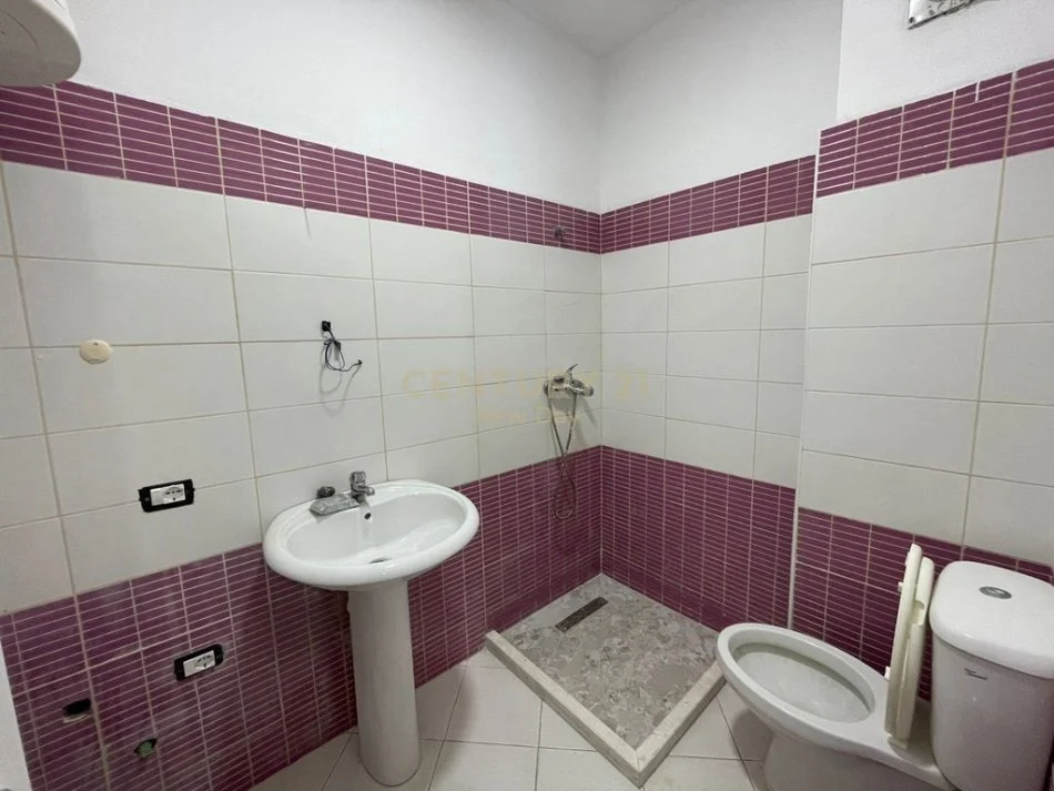 Durres, shitet apartament 1+1 Kati 4, 73 m² 73.000 € (SHITET APARTAMENT 1+1 TEK SHKEMBI I KAVAJES!)