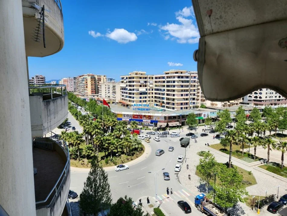 Vlore, shitet apartament 2+1 Kati 8, 122 m² 210.000 € (Skele)